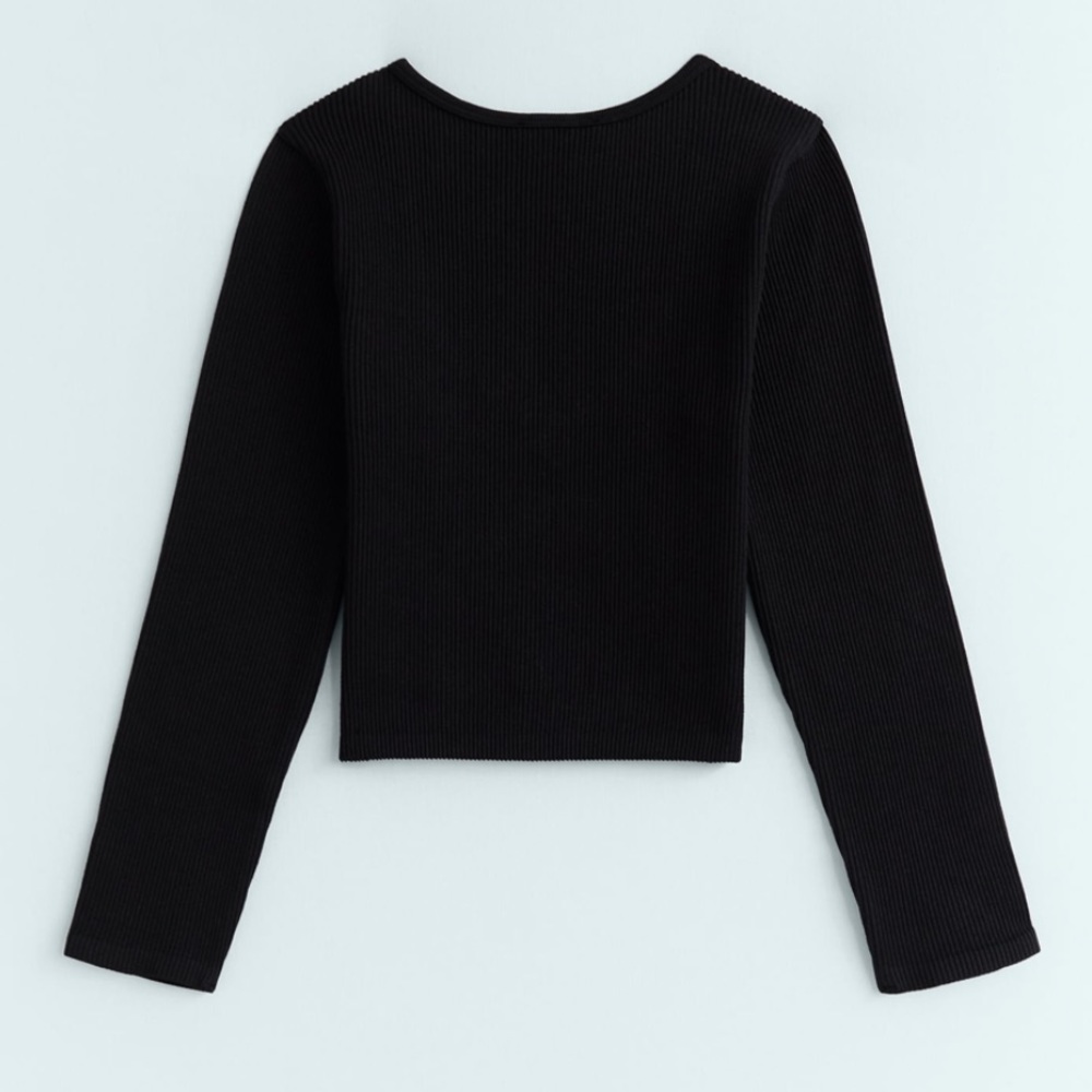 Limited contour collection black crop top - Picture 2 of 5